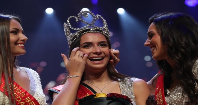 Anvers'li Elena Castro Suarez 2019 Belçika Güzeli seçildi