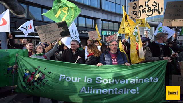 AB kurumları önünde çiftçi protestosu