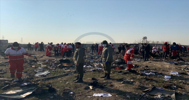 İran'da düşen uçağın iki kara kutusu da bulundu