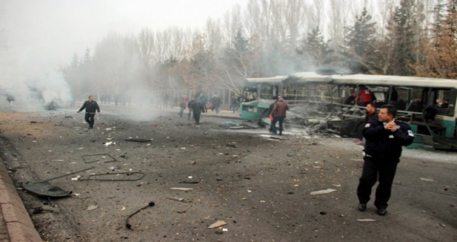 Kayseri'de Çarşı İznine Çıkan Askerlere Bombalı Araçla Saldırı: 13 Şehit, 48 Yaralı