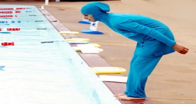 Gent yüzme havuzlarında Müslüman kadınlara 'Burkini' izni verildi