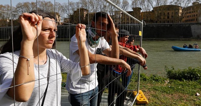 Roma’da AB'ye göçmen protestosu