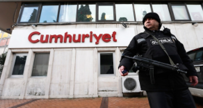 Cumhuriyet Gazetesine Operasyon! Genel Yayın Yönetmeni Gözaltında